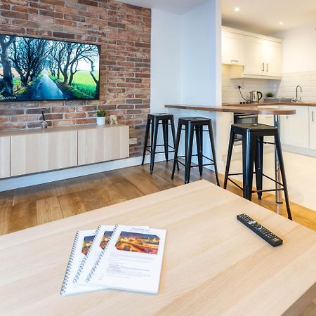 Modern Canal View Home, In City Centre, Sleeps 8 ゴールウェイ エクステリア 写真